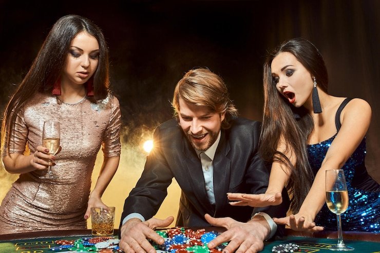 Live Ceme Online table on grand4d mobile app showing dealer and player cards